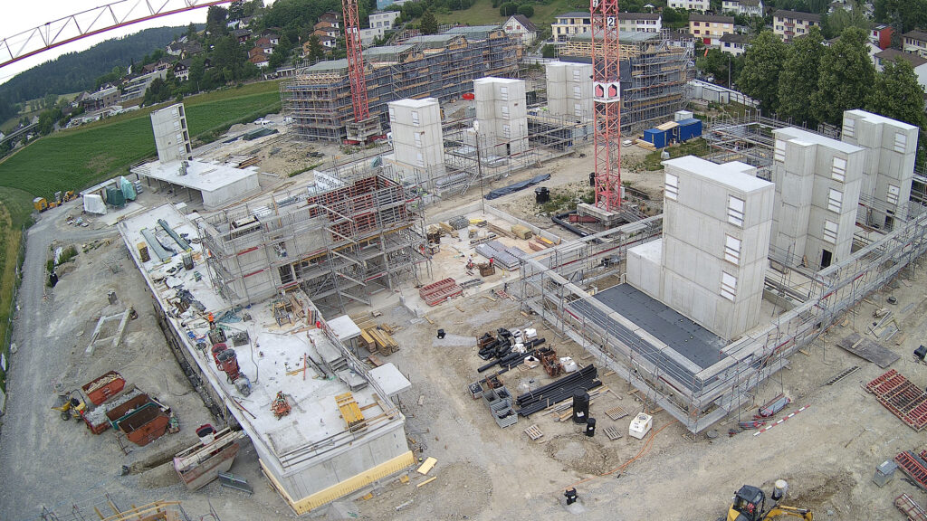 Blick Richtung Nordwesten auf die Baustelle der Riethöfe am 23. Juni 2026