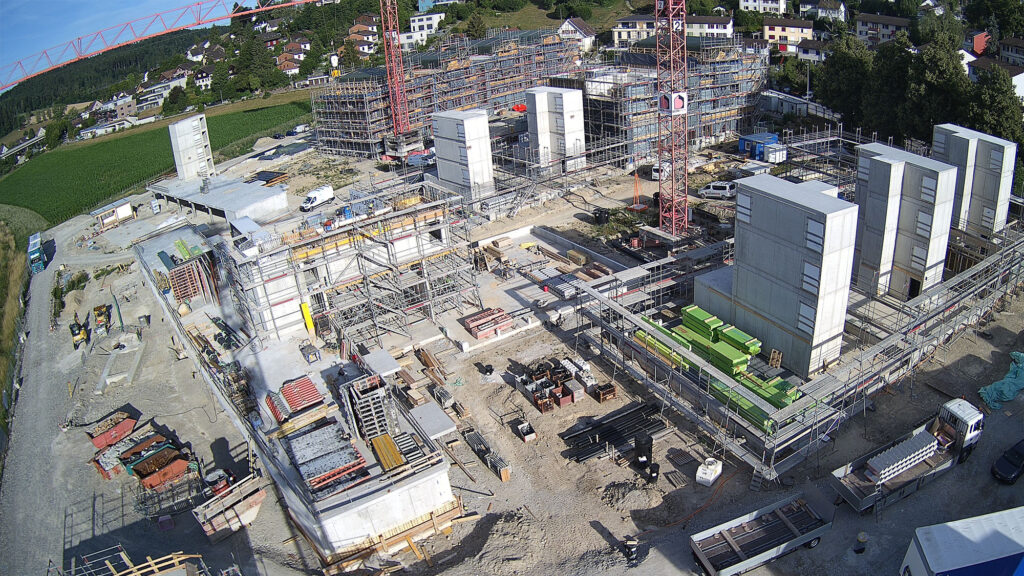 Blick Richtung Nordwesten auf die Baustelle der Riethöfe am 7. Juli 2026