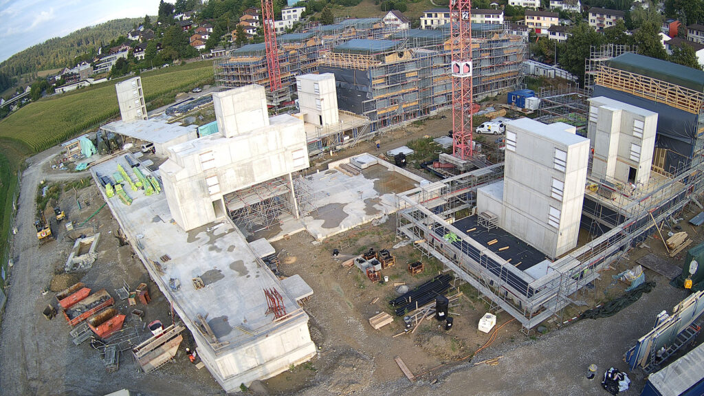 Blick Richtung Nordwesten auf die Baustelle der Riethöfe am 18. August 2026