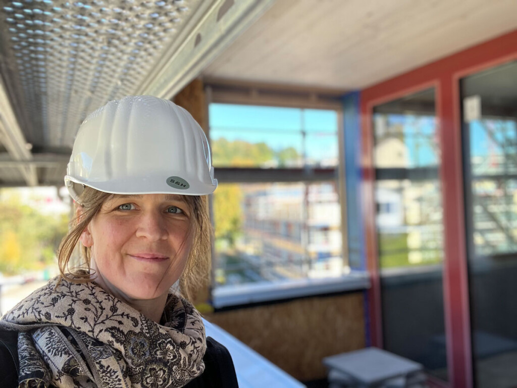 Porträt von Pia Schwyter, Co-Projektleiterin des Bauprojekts Riethöfe